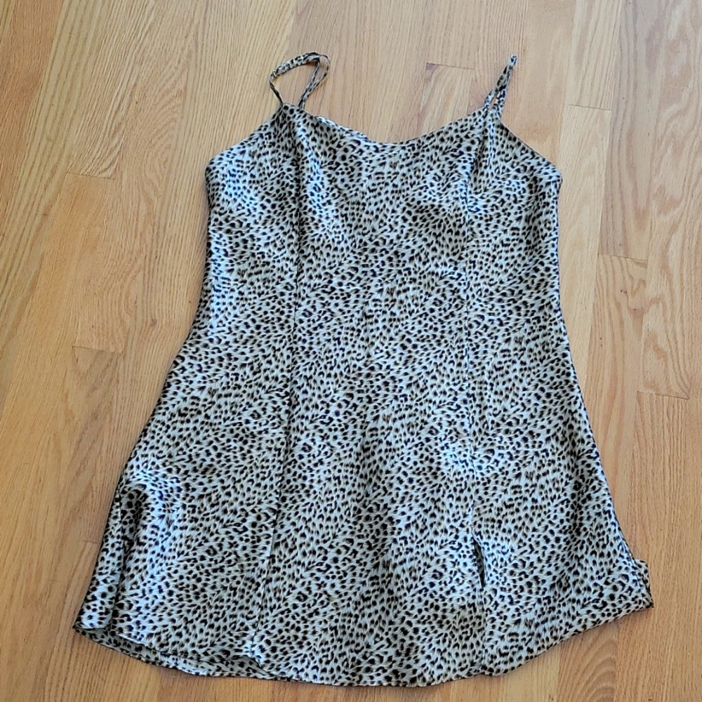 Victoria Secret night in sleek leopard